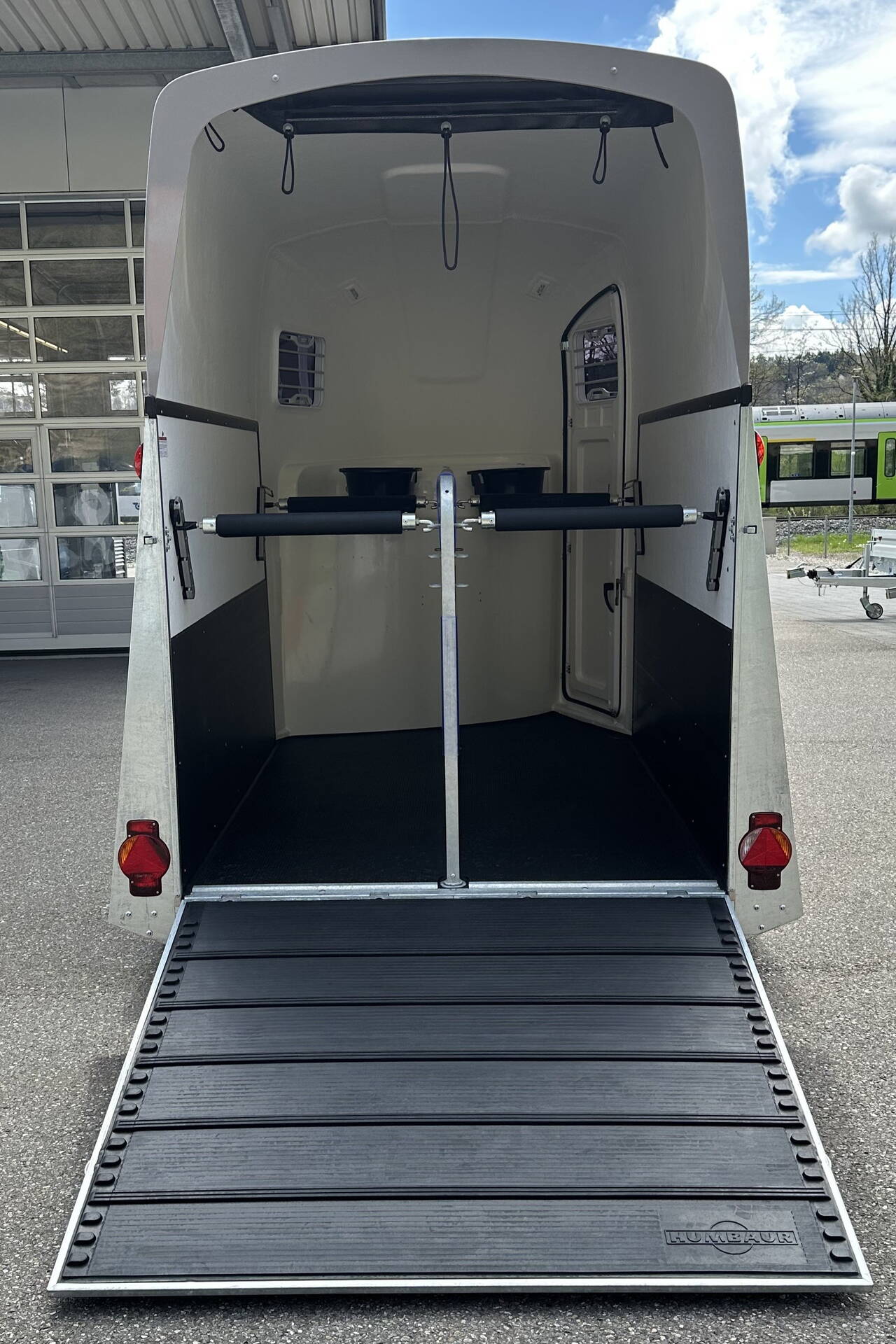 Humbaur Pferdeanhänger Pegasus Style 2700