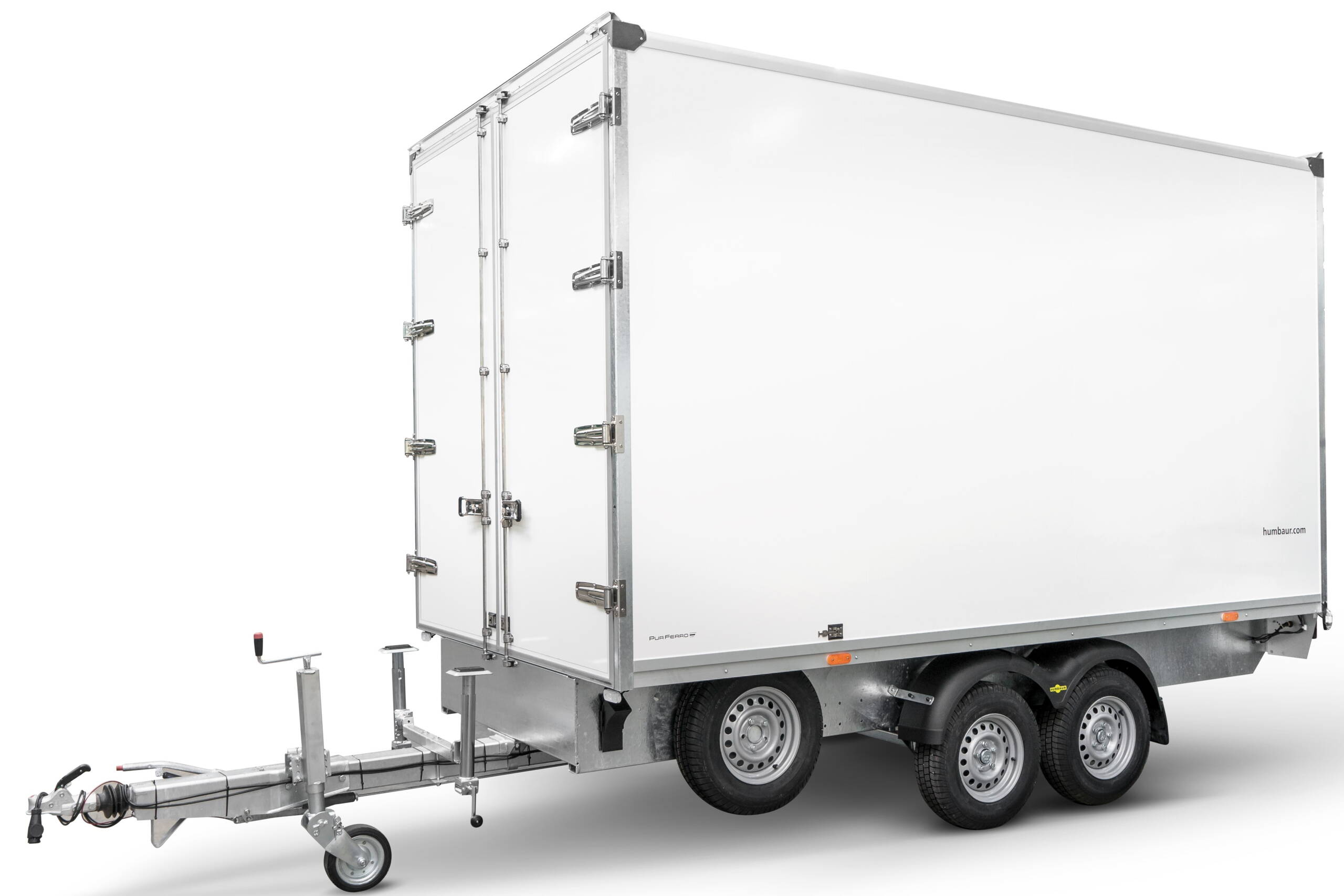 humbaur-hk_354222_durchlader-beat_aebi.jpg Humbaur Hebebühnenanhänger